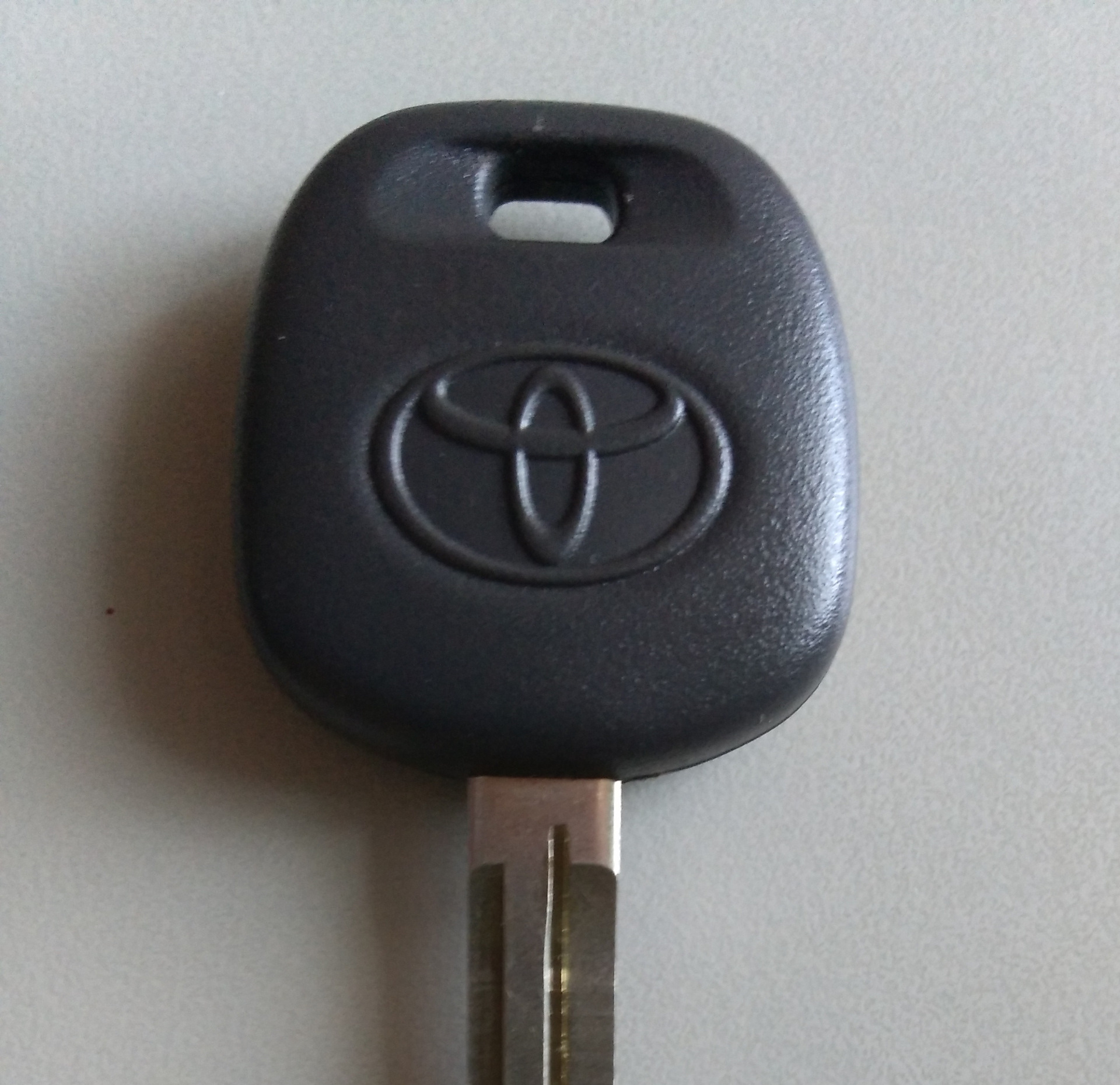 Ключ тойота рав. Ключ Toyota rav4. Ключ зажигания Toyota rav4 2011. Тойота рав 4 ключ зажигания. Ключ Тойота рав 4 2014.