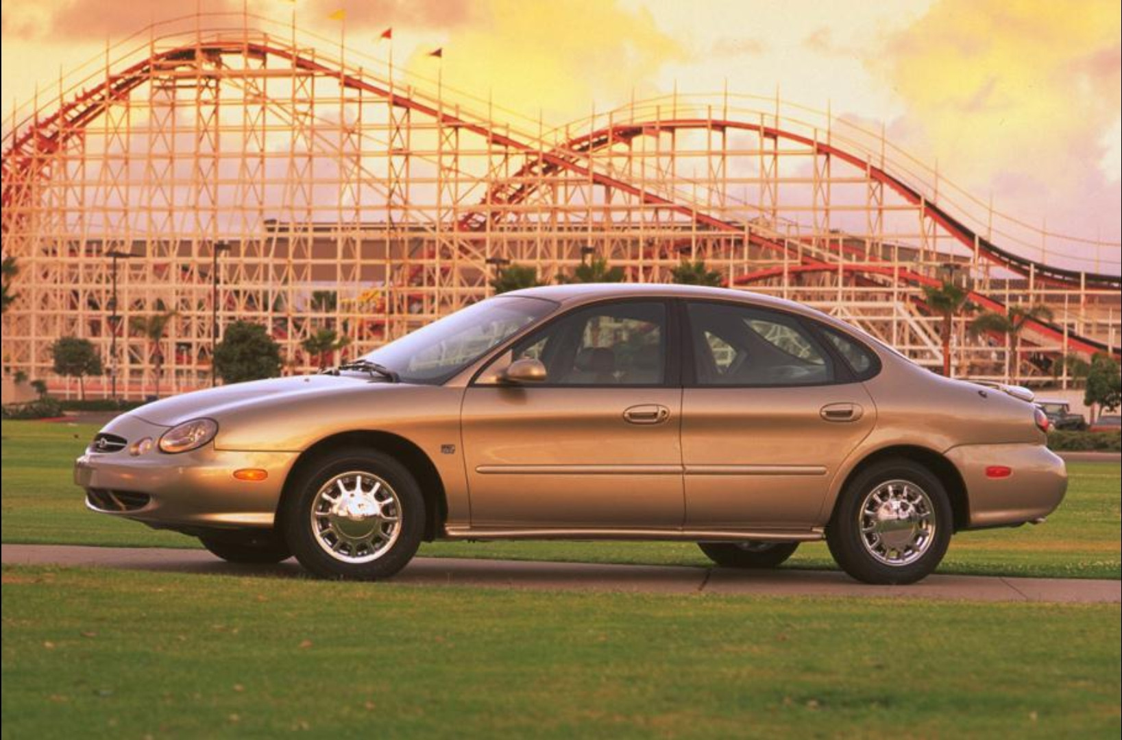 Ford Taurus Lowrider