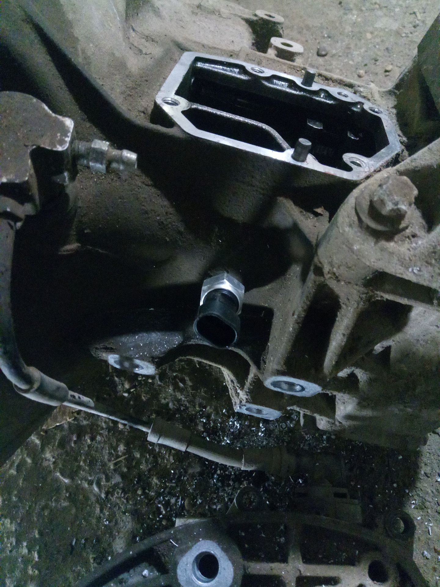 Датчик заднего хода киа спортейдж 2 механика артикул. Установить датчик заднего хода. Выключатель заднего хода шевроле эпика. Установить датчик заднего хода. Установить датчик заднего хода.