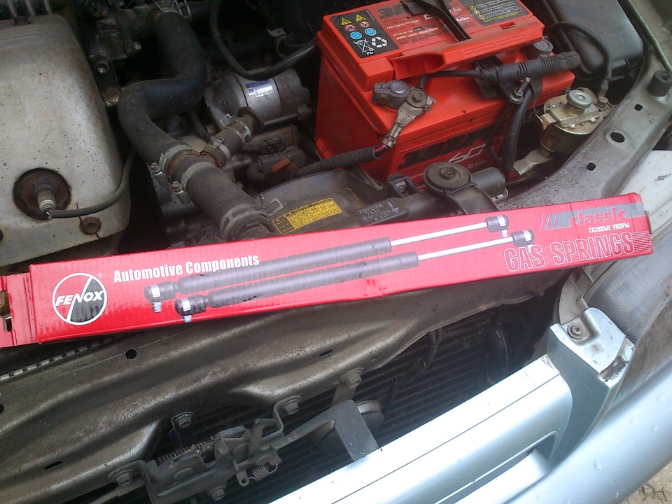 Газовые упоры под капот. — Toyota Caldina (190), 2 л, 1996 года ...