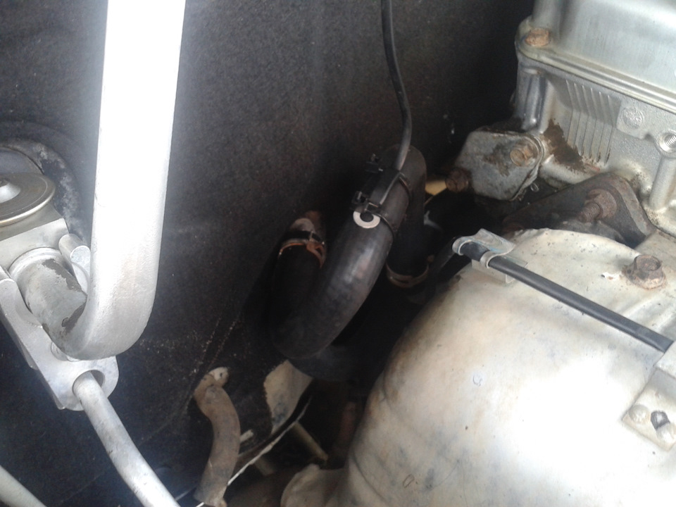 Вырвало шланг. Вырвало шланг. Тянуто шланг на заправке. Вырвало шланг. Вырвало шланг.