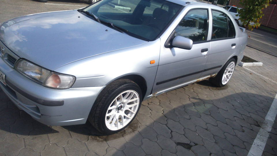 nissan almera n15