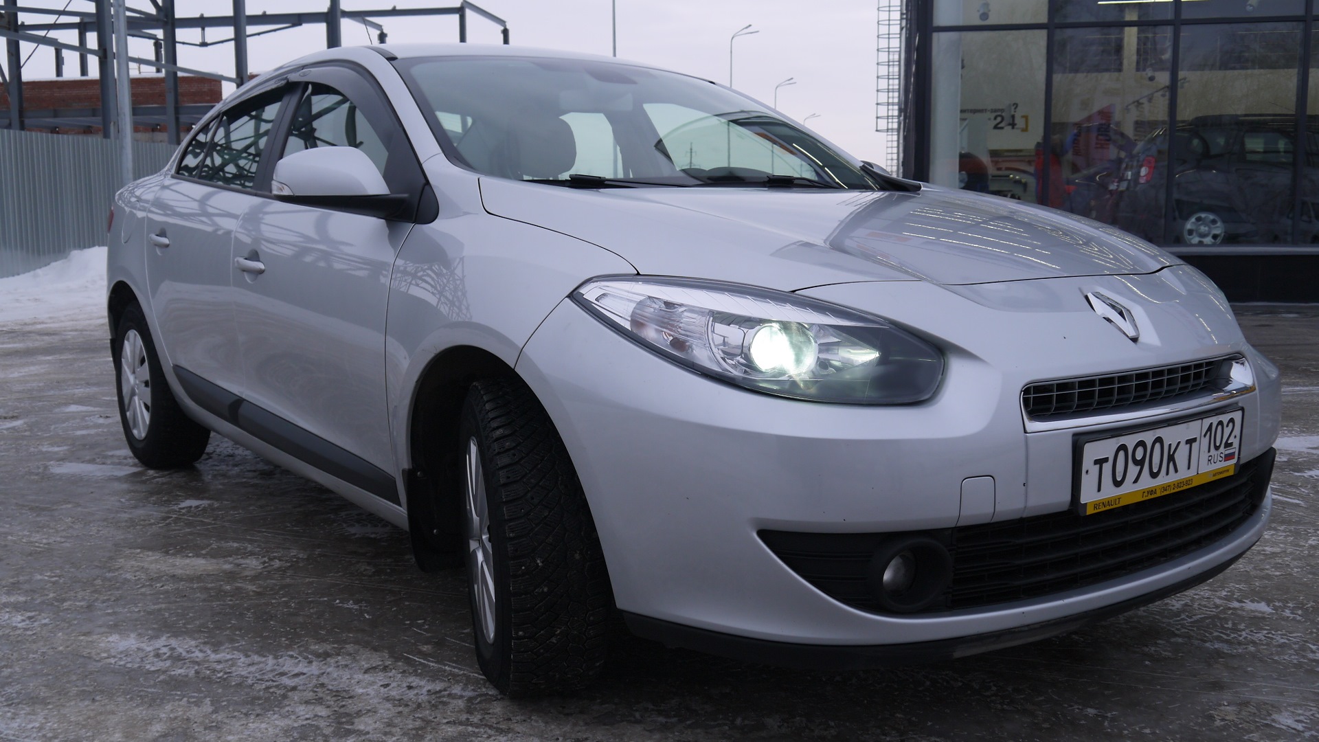 Renault Fluence 2.0 бензиновый 2012 | ФЛЮРА 2.0 CVT на DRIVE2