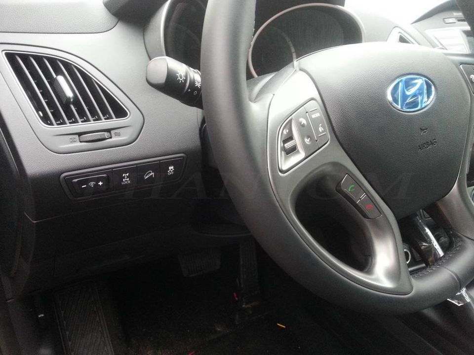 Ix35 подогрев руля. Оплетка руля туксон 2008. Кнопки на руль хендай ix35. Кнопка подогрева руля ix35. Обогрев руля хендай ix35.