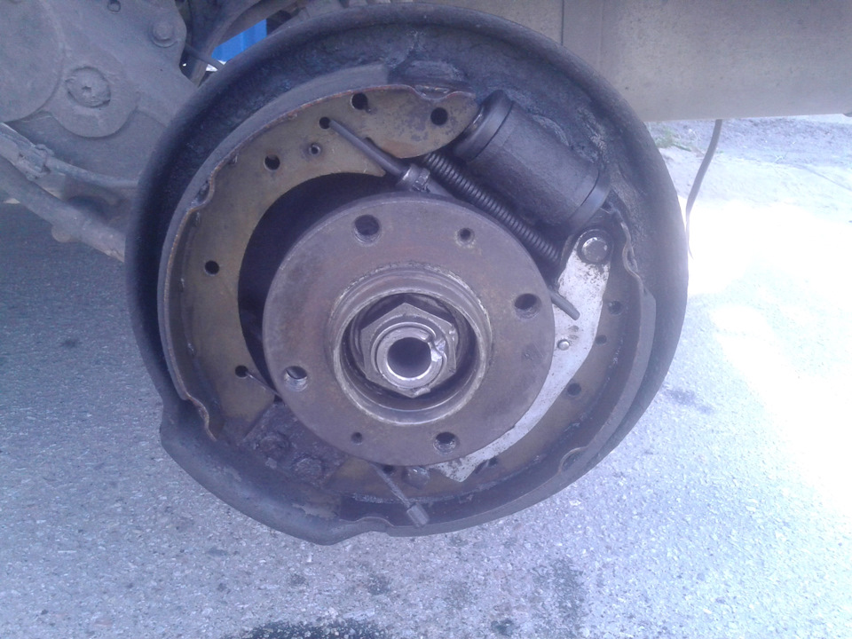 Чистка тормозного поршня — Citroen Berlingo (1G), 1,9 л, 1999 года ...