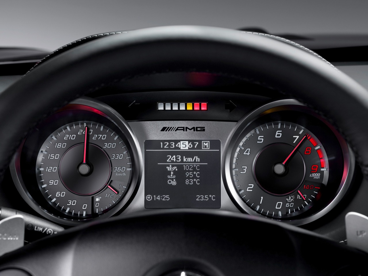 Приборная панель Mercedes SLS AMG