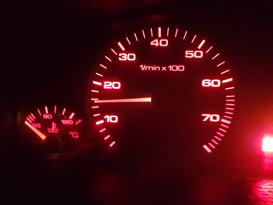 Паровоз А6С4 — Audi A6 (C4), 2,6 л, 1995 года наблюдение DRIVE2