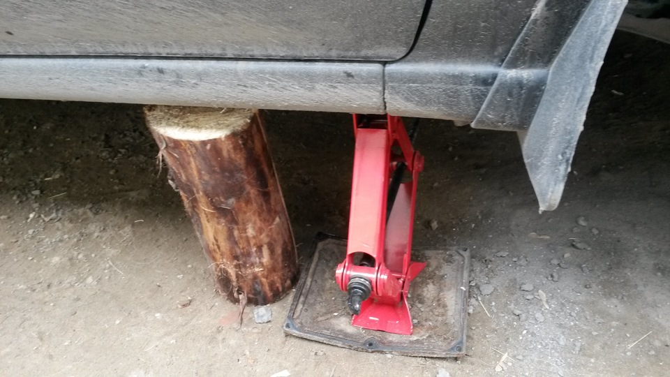 Бежит масло из коробки — Nissan Almera II (N16), 1,5 л, 2005 года ...