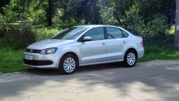 Volkswagen Polo белый металлик