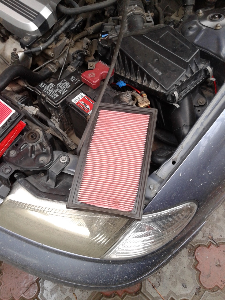 Замена воздушного фильтра — Nissan Sunny (N16), 1,5 л, 2003 года ...