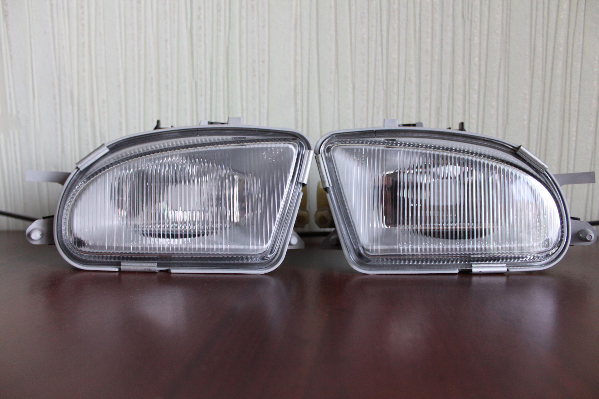 Противотуманные фары w210. Противотуманные фары w210. Птф w210 дорестайл. Противотуманные фары w210. Туманки мерседес w210.