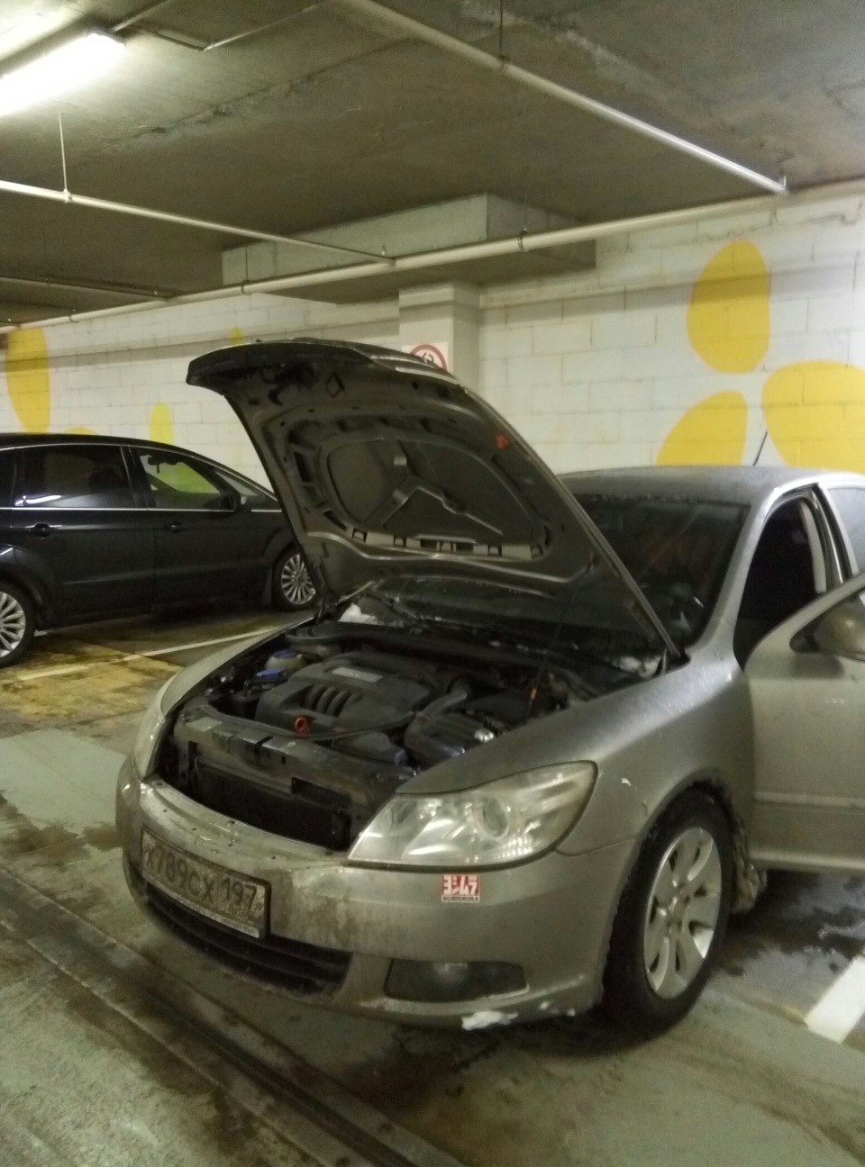 Порвался тросик открыития капота. — Skoda Octavia A5 Mk2, 1,6 л, 2012 ...
