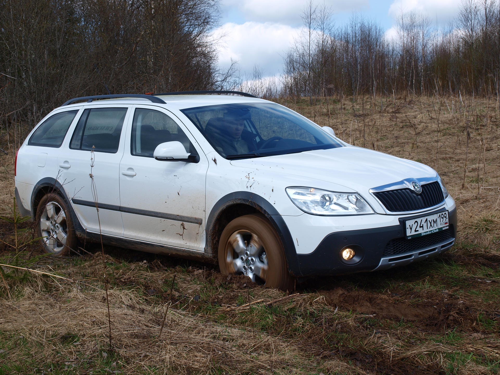 Skoda Octavia Scout антенна