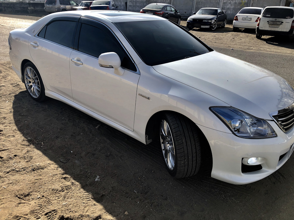 Toyota Crown Hybrid 2007