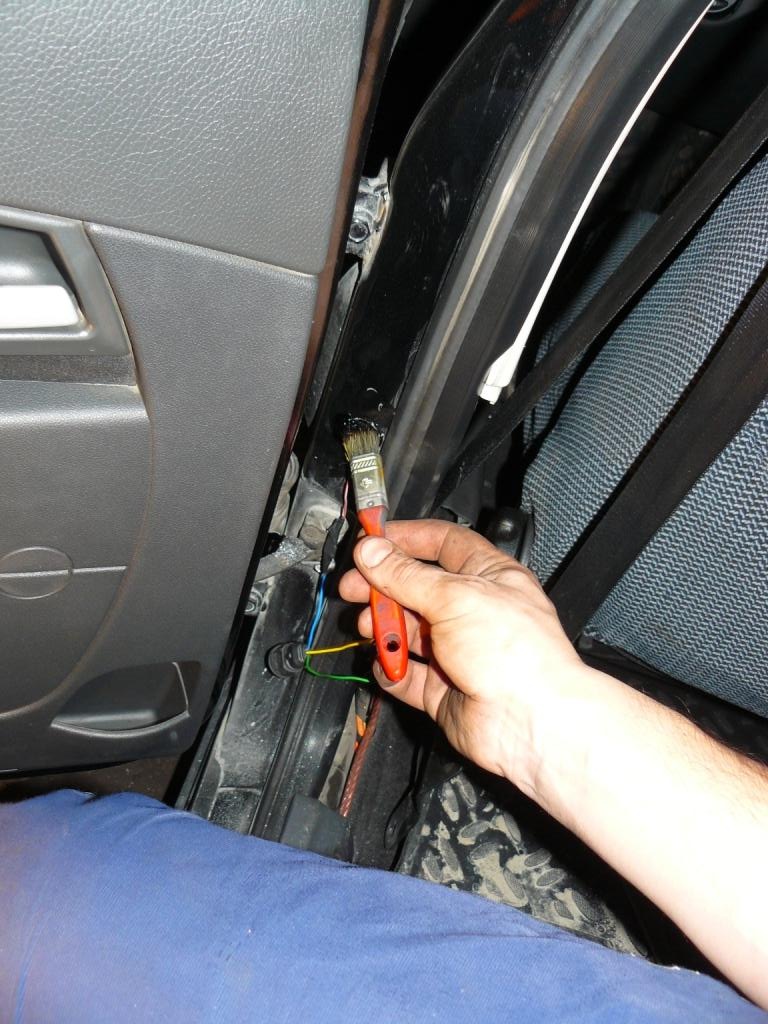 замена дверных концевиков — Lada Приора седан, 1,6 л, 2012 года ...