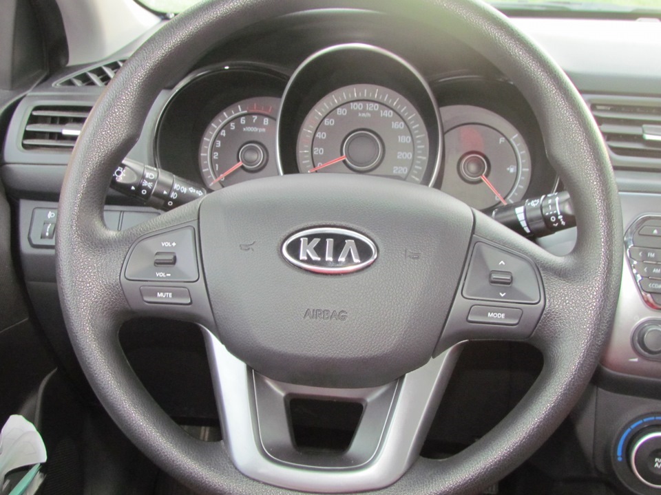 Kia Rio 2015 руль