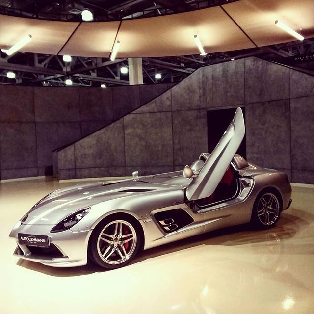 Mercedes Benz SLR MCLAREN 2020