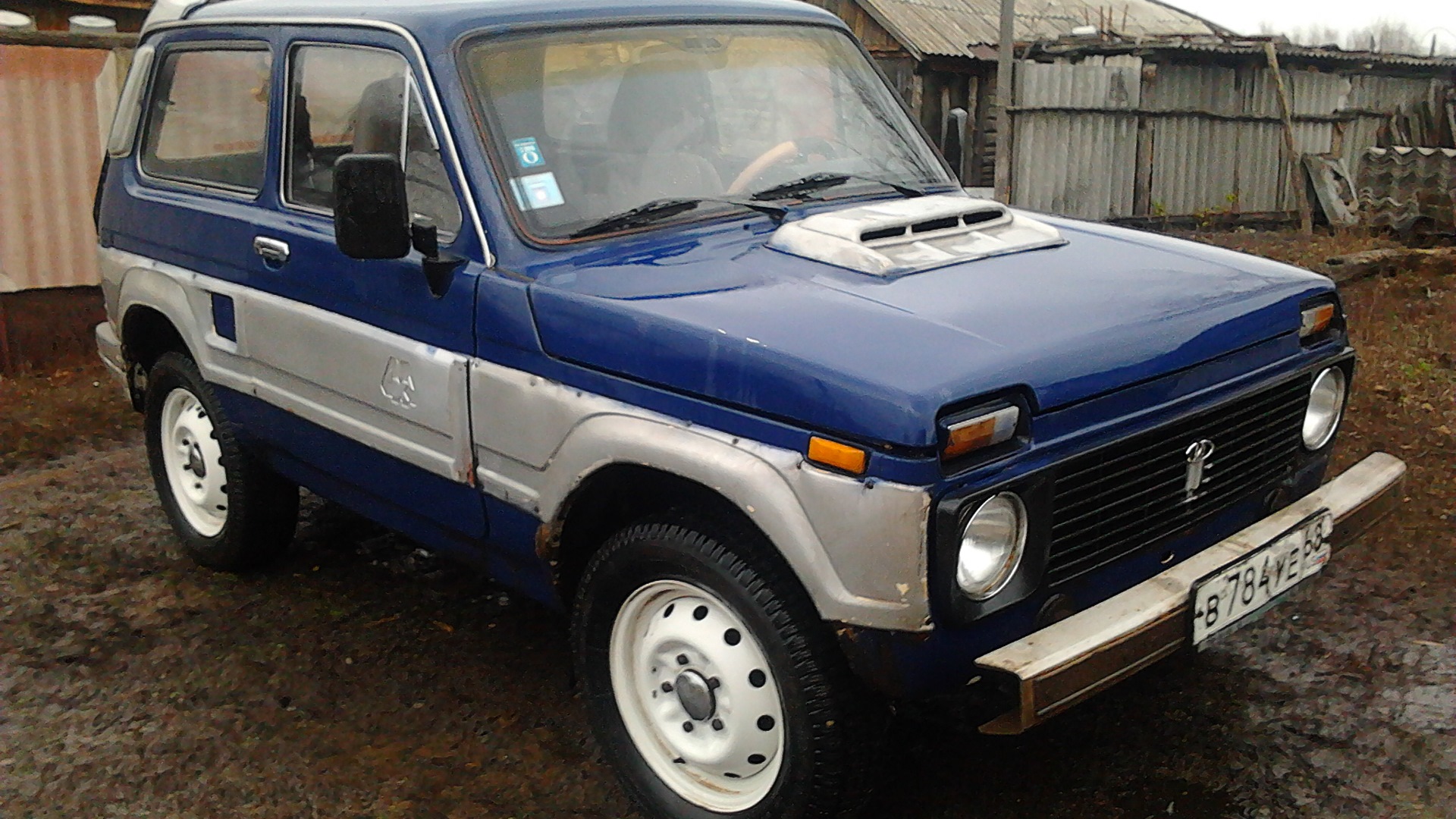 Lada 4x4 3D 1.8 бензиновый 1995 | 