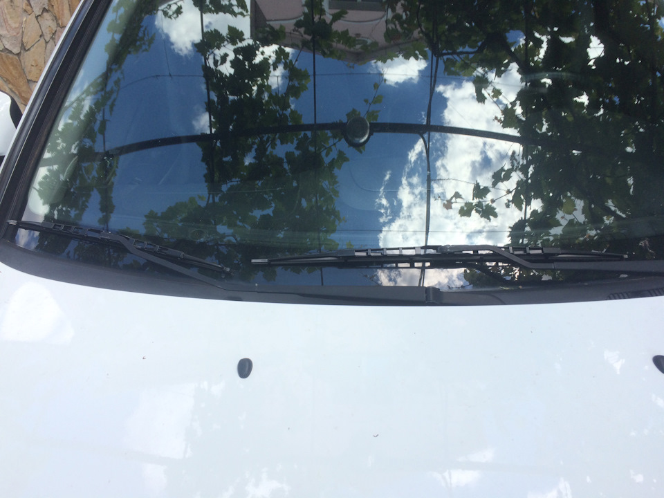 Замена стеклоочистителей — Nissan Almera II (N16), 1,8 л, 2000 года ...