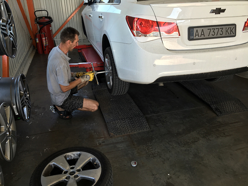 Загнал белую на Vianor, покраска дисков! — Chevrolet Cruze (1G), 1,8 л ...