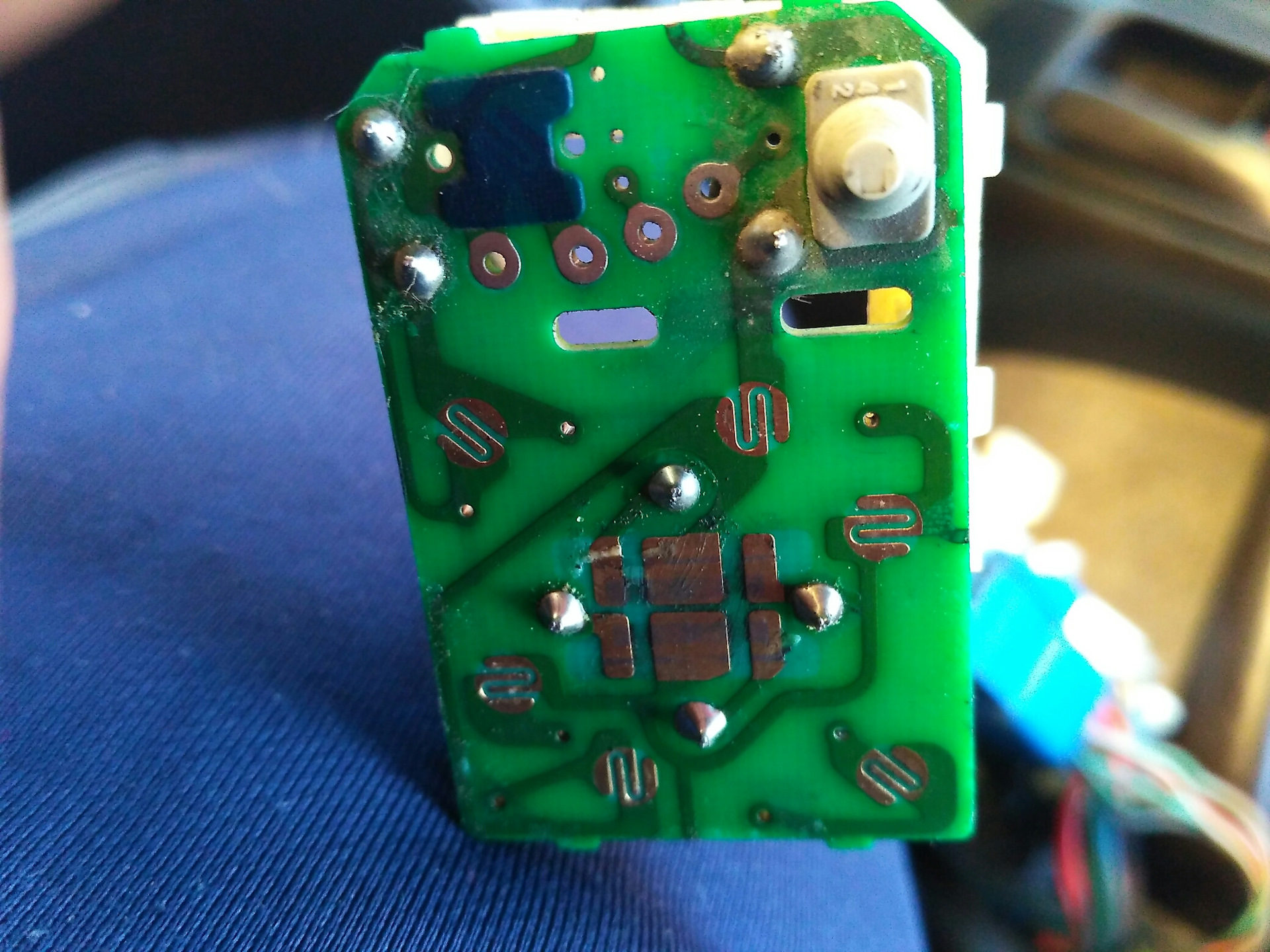 Если не работает регулировка зеркал или работает плохо. Чистка ...