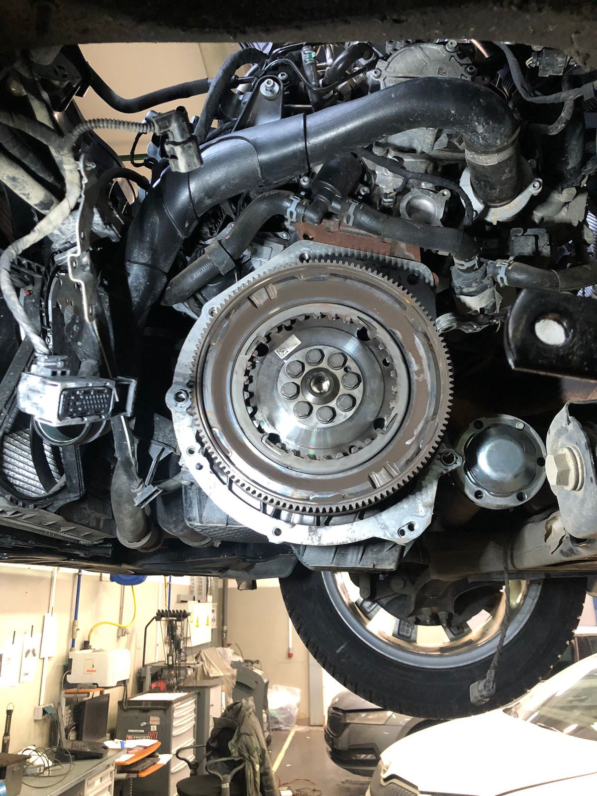 Замена сцепления DQ200 — Skoda Superb Mk3, 1,8 л, 2017 года | визит на ...