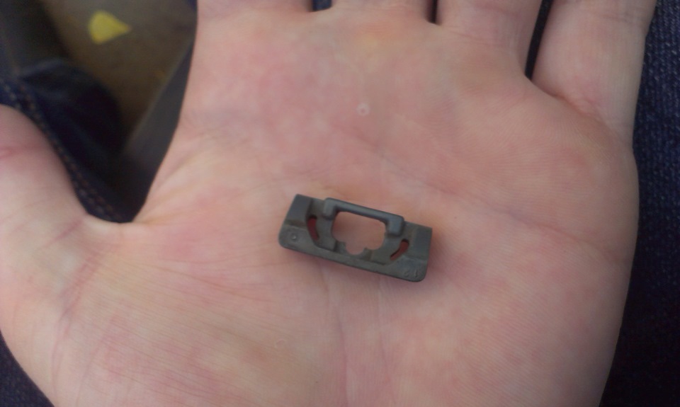 После хорошенького дождя в машине не приятно пахнет. — Mazda 626 II (GC ...