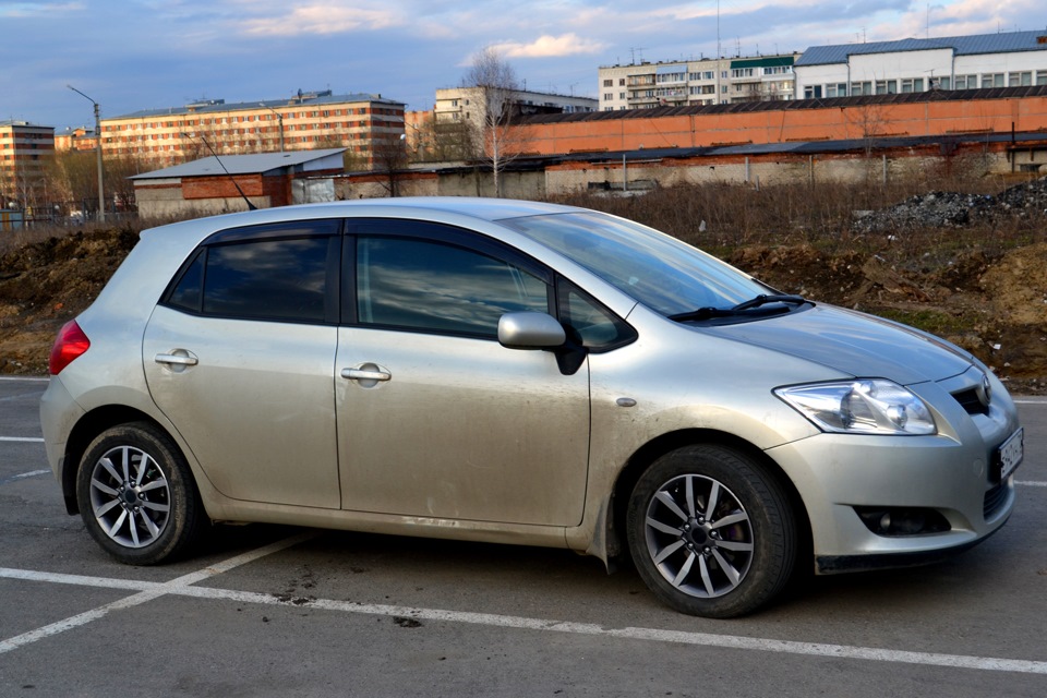 Toyota Auris на дисках work Race