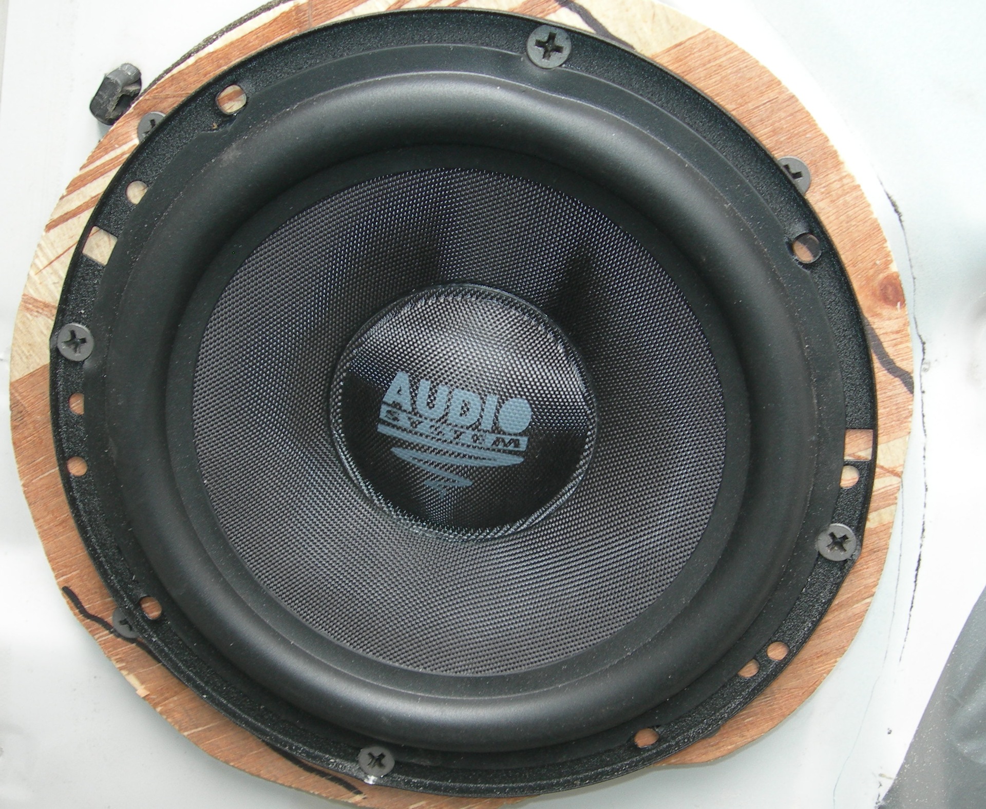 Replacement of acoustics  - Toyota Ipsum 20L 1999