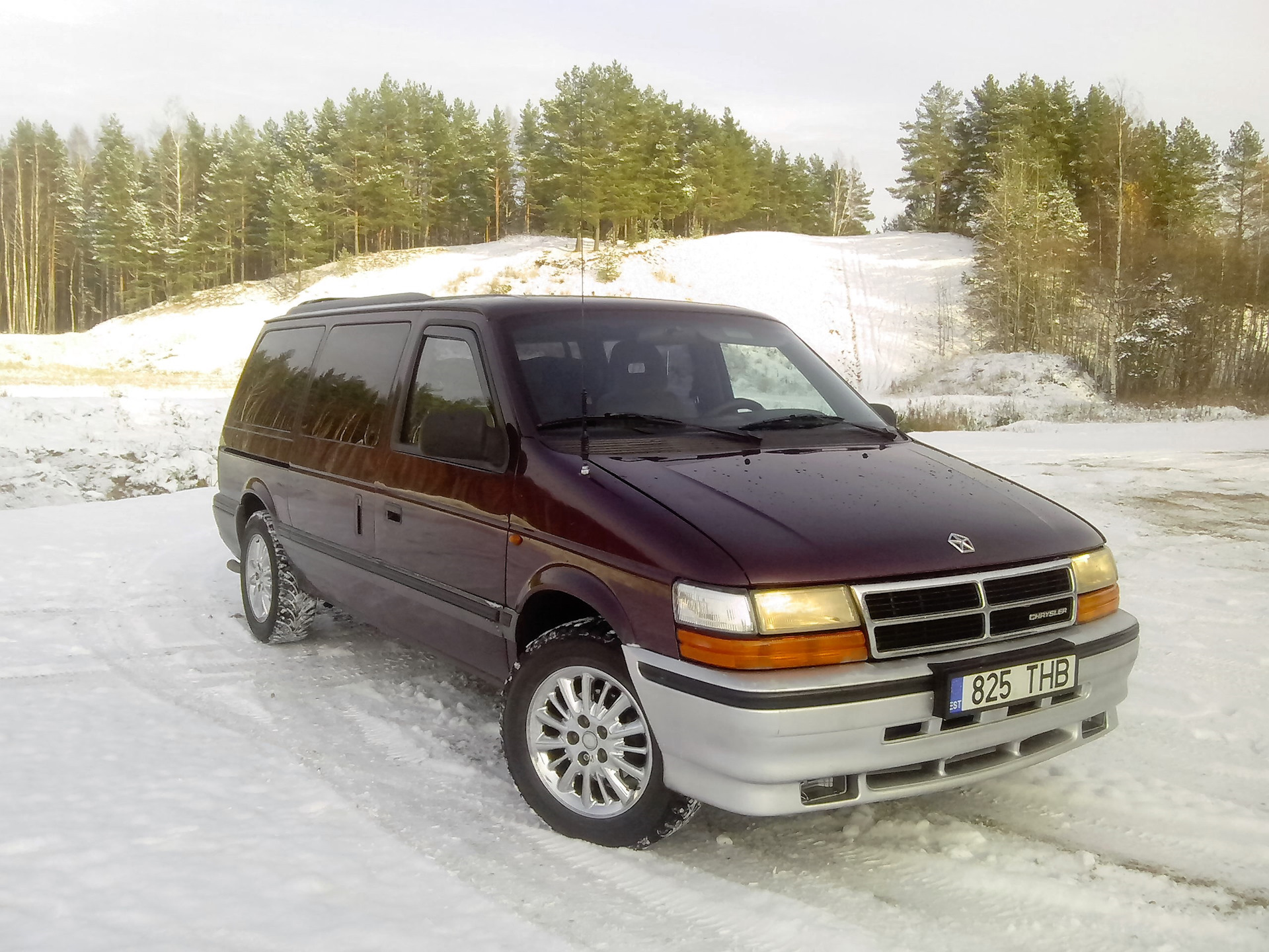 Chrysler voyager 2. Крайслер Гранд Вояджер 1991. Крайслер Гранд Вояджер 1994. Крайслер Гранд Вояджер 1992. Крайслер Вояджер 2.