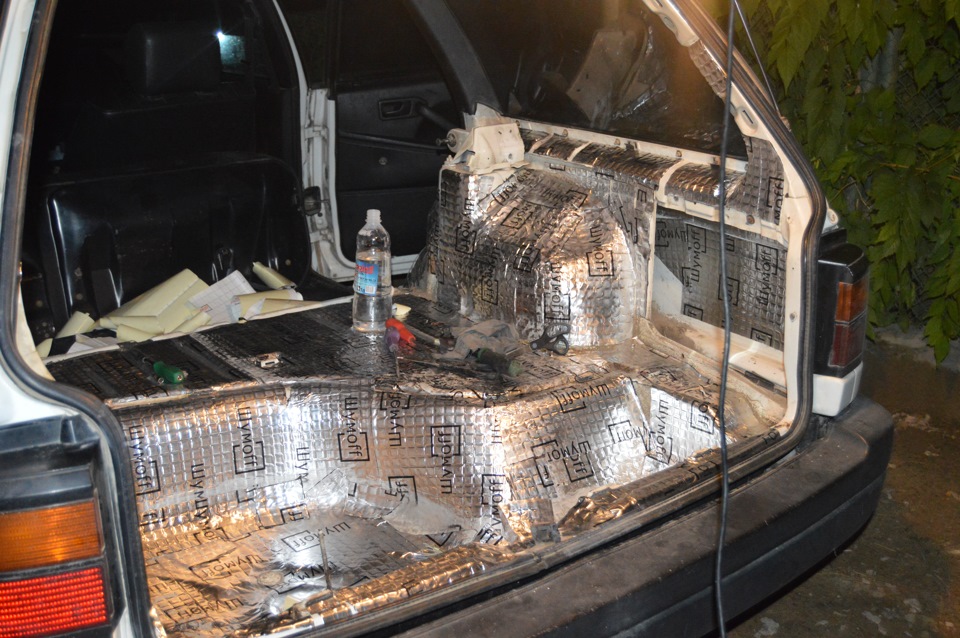 посторонние шумы и грохот в багажнике — Volkswagen Passat B3, 1,8 л ...