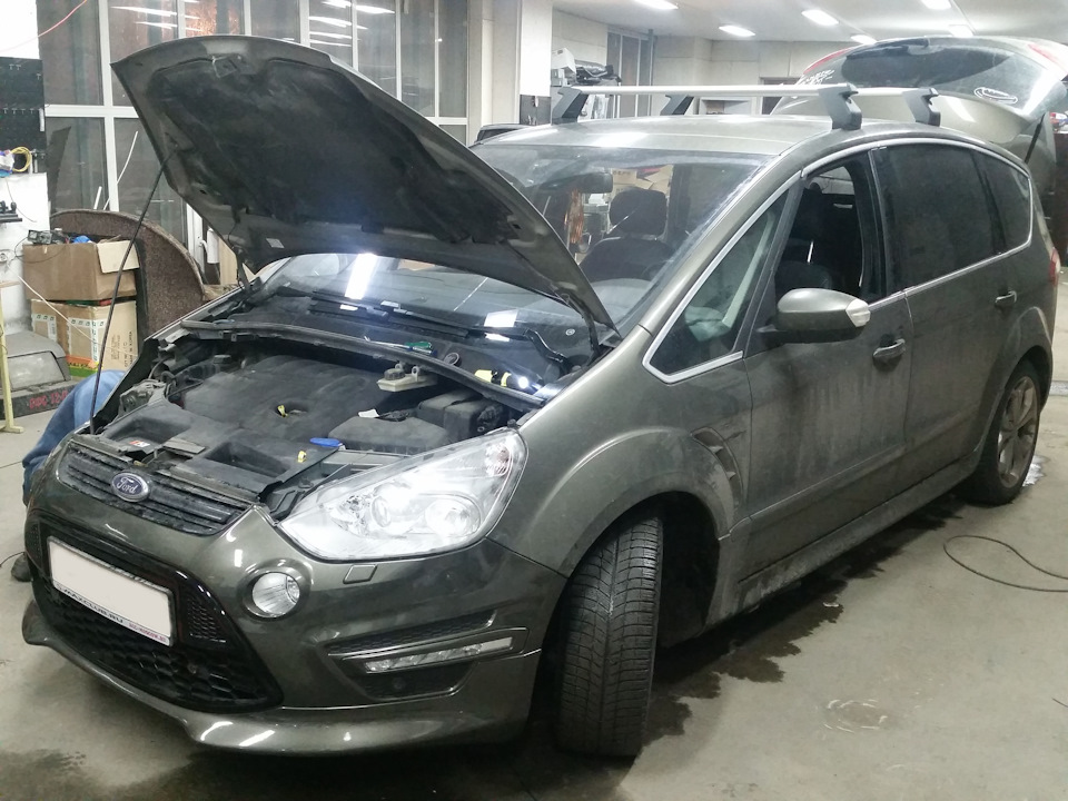 В процессе — Ford S-Max (1G)