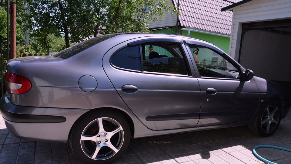 Какие веерные форсунки омывателя подходят? — Renault Megane I, 2 л ...