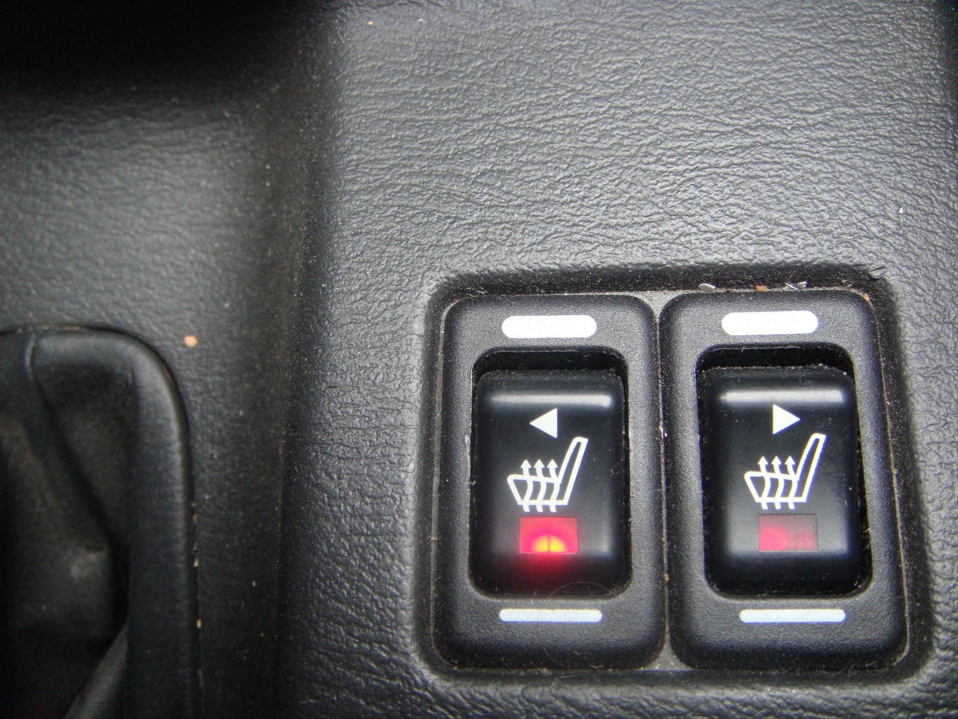индикация подогрева сидений. клавиша обогрева сидений 2123. индикация подогрева сидений. кнопка обогрева сидений легаси. индикация обогрева f30.