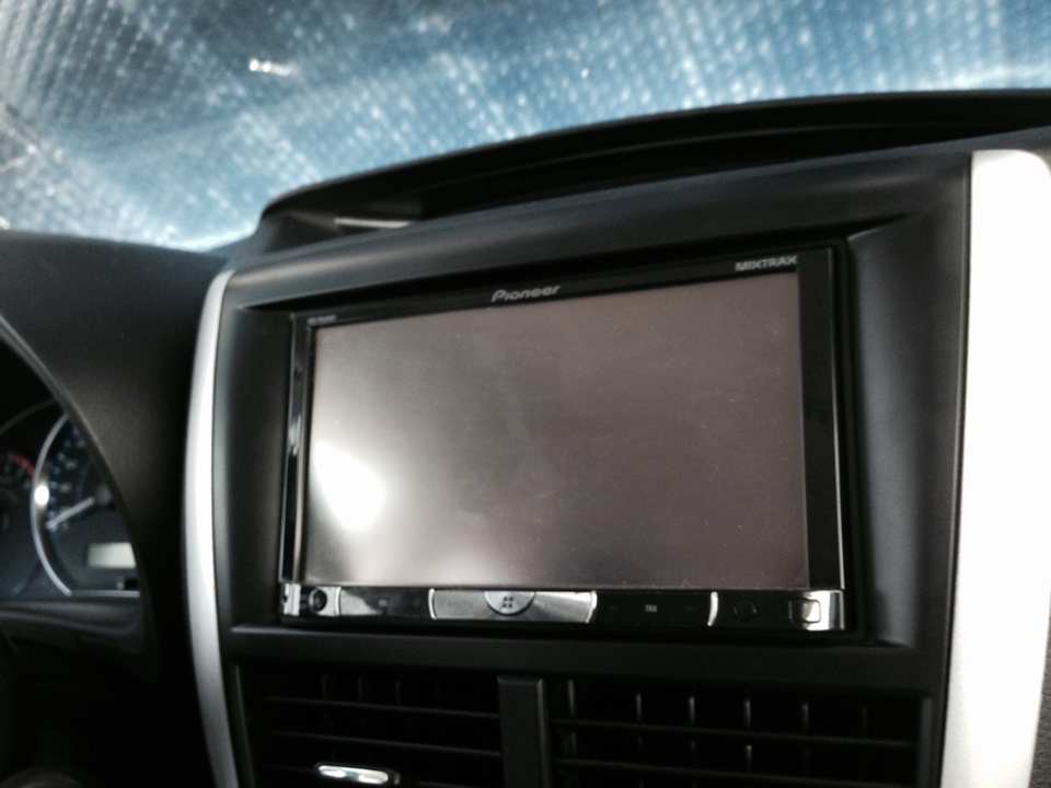 Pioneer AVH8400 BT — Subaru Forester (SH), 2,5 л, 2010 года