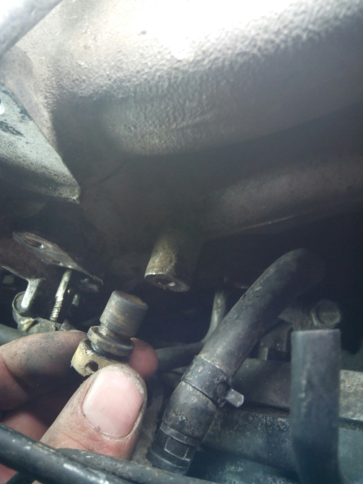 Паджеро подсос воздуха. Регулировка дпдз mitsubishi pajero io. Подсос воздуха в топливной системе дизеля мицубиси паджеро. Pajero 3 4 m41 подсос воздуха из под фильтра. Паджеро подсос воздуха.