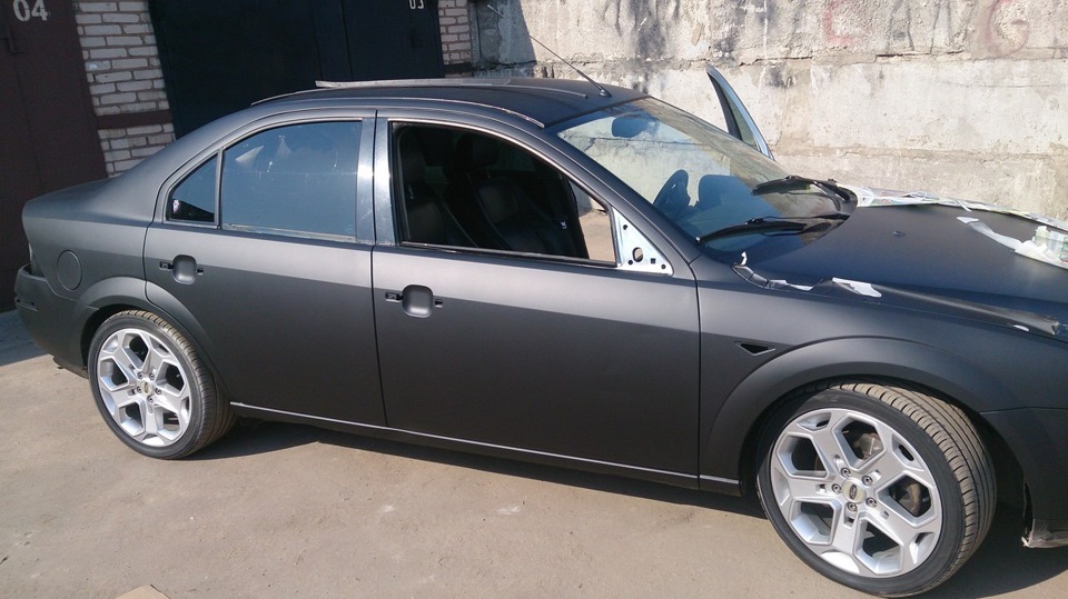 Покраска раптором Ford Mondeo v