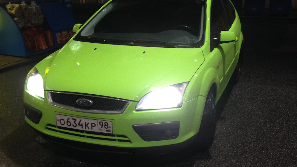 Заливает маслом свечи — Ford Focus II Hatchback, 2 л, 2006 года ...