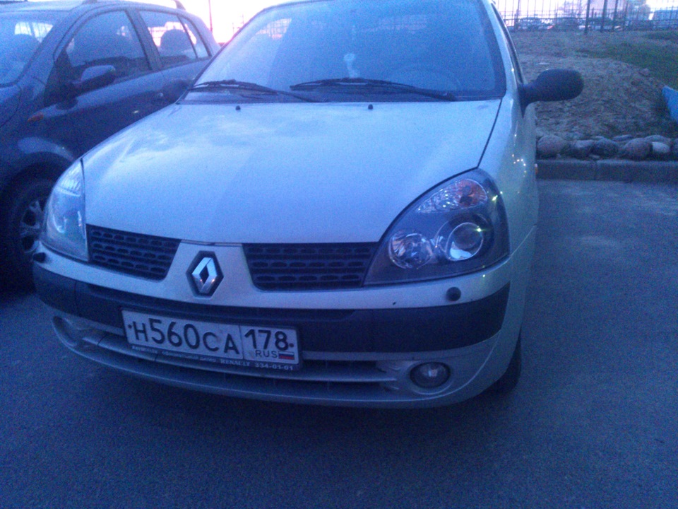 Renault symbol фара