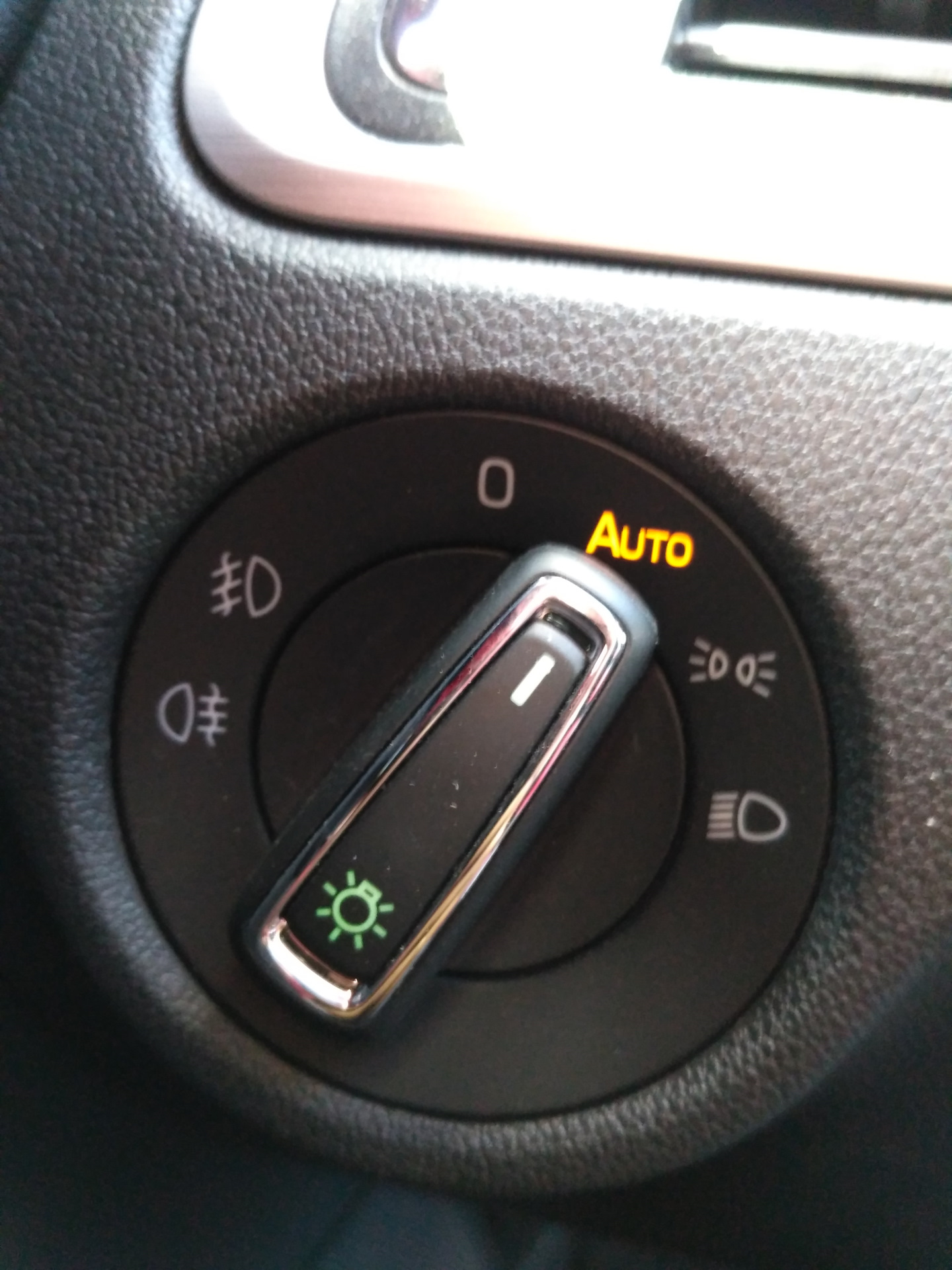Как снять переключатель света шкода рапид Датчик дождя и света - Skoda Rapid (1G), 1,6 л, 2016 года электроника DRIVE2