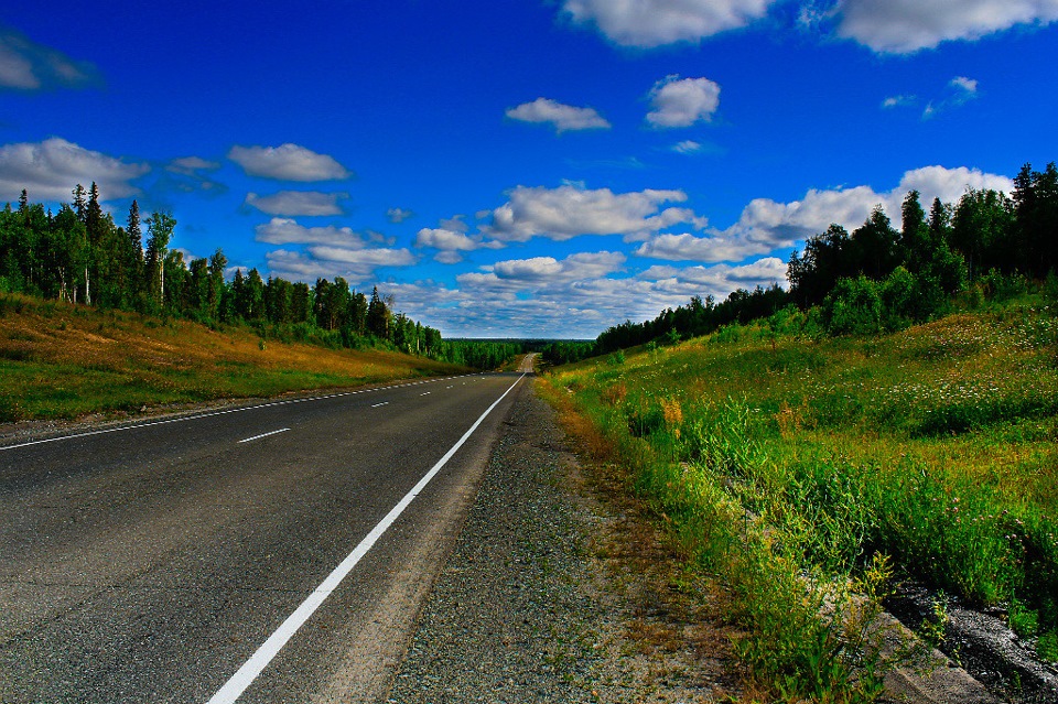 Дорога северный 2. Дороги на севере красивые. Дорога Россия фото. Северная автодорога.