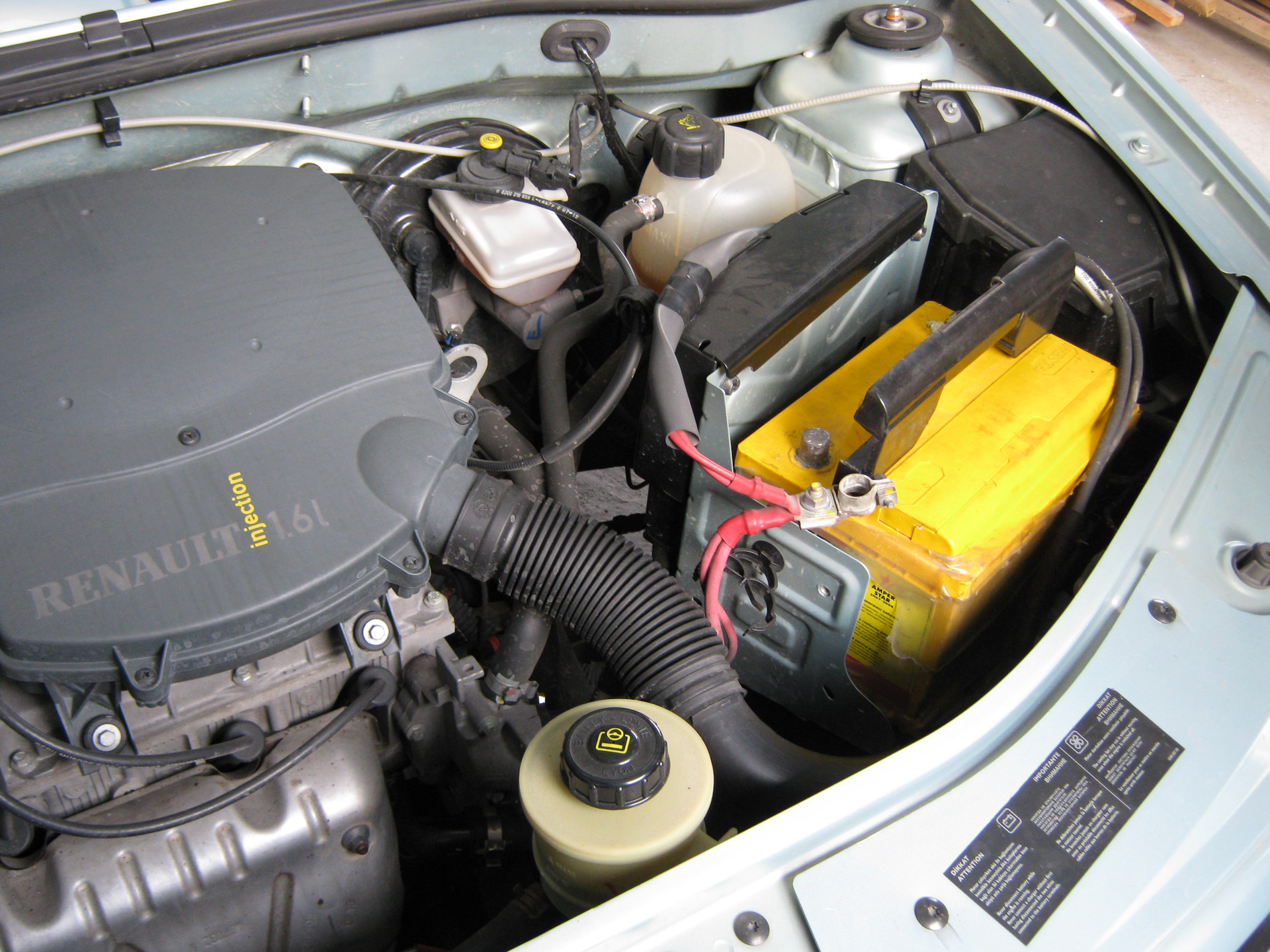 Двигатель Рено Логан 1.6 2005г