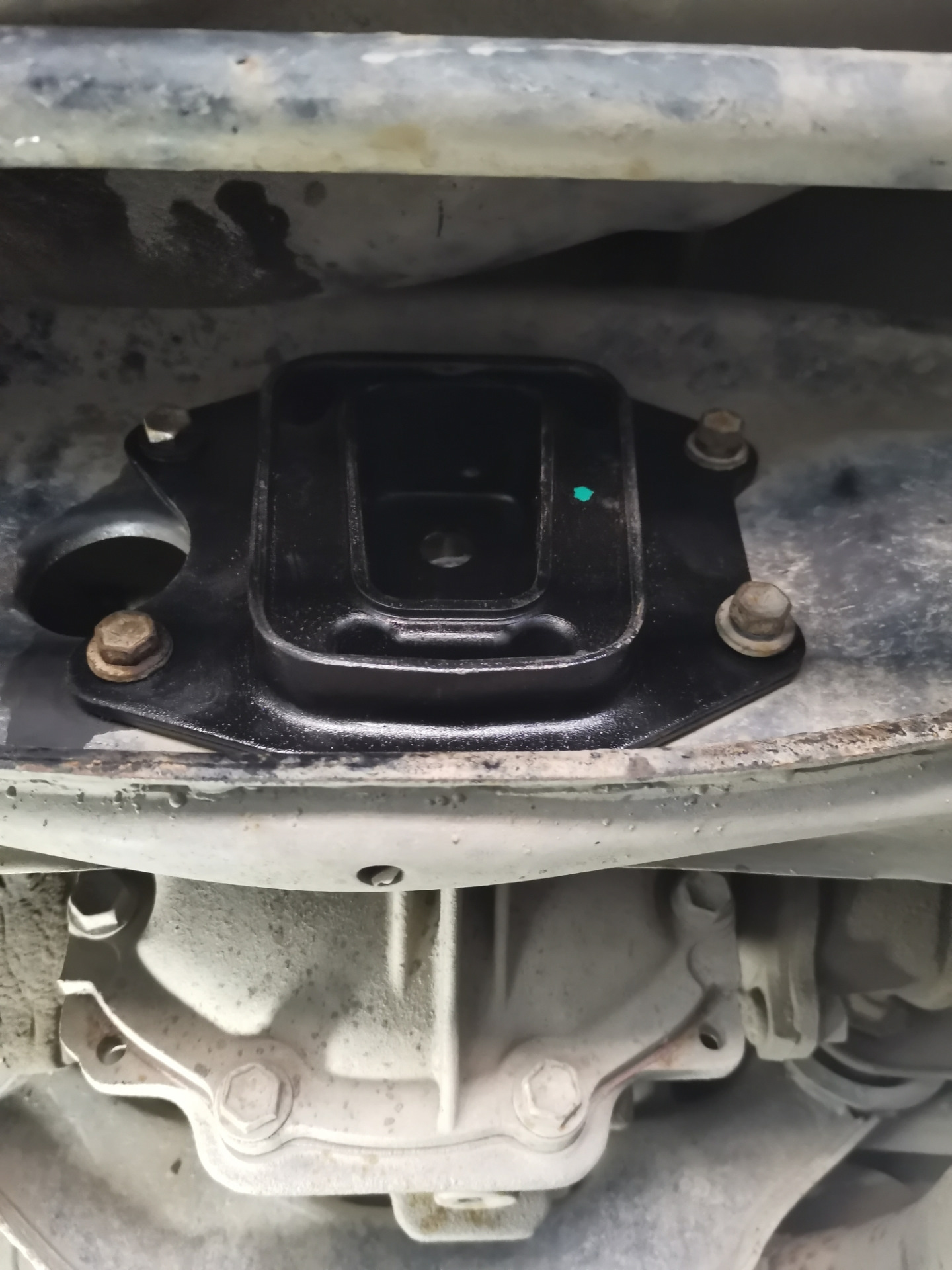 Замена подушки заднего редуктора — Toyota Caldina (210), 2 л, 1997 года ...
