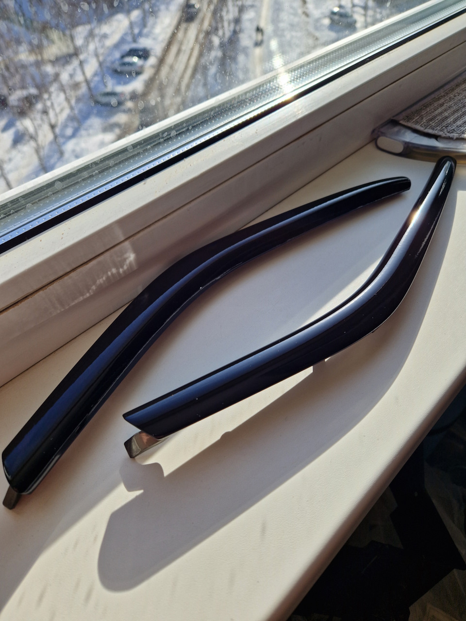 Накладки дверей под глянцевым лаком, окрашено из баллона — Ford Focus Sedan III