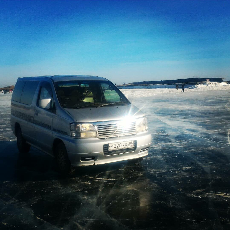 Nissan Elgrand e50. Nissan Caravan Elgrand. Ниссан Караван Эльгранд 1998. Ниссан Хоми Эльгранд 1998.