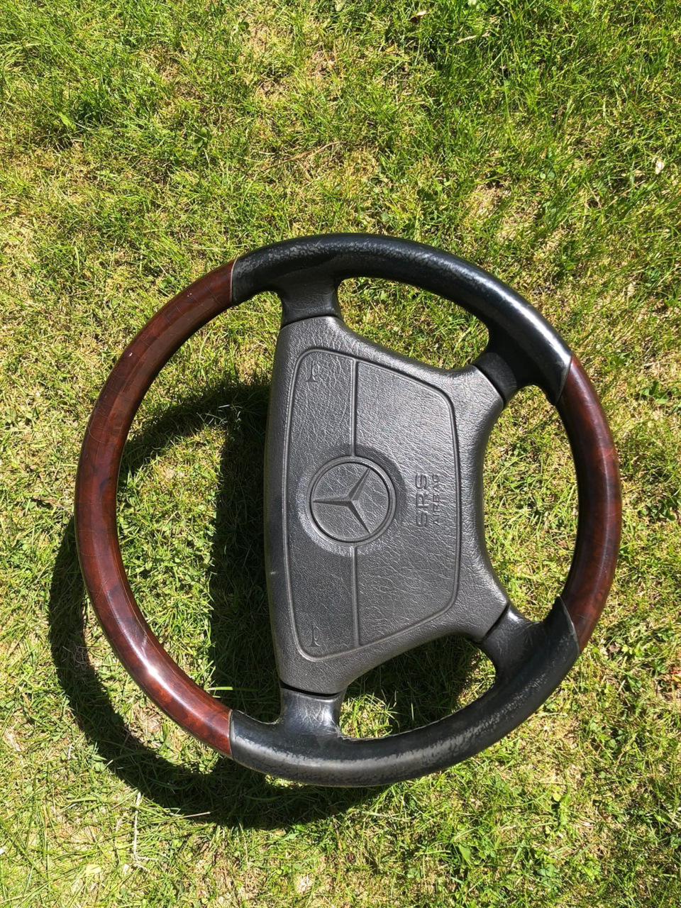 Руль w124 дорестайл. W124 руль с деревом. Руль мерседес 124. Руль спортлайн 124. Руль 124.