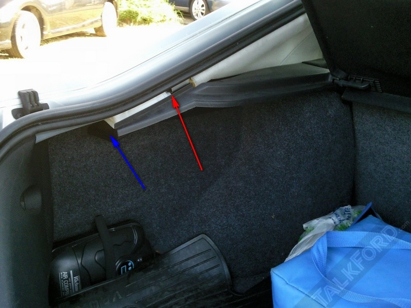 Вода в багажнике, хэтчбек. — Ford Mondeo III, 2 л, 2005 года | другое ...