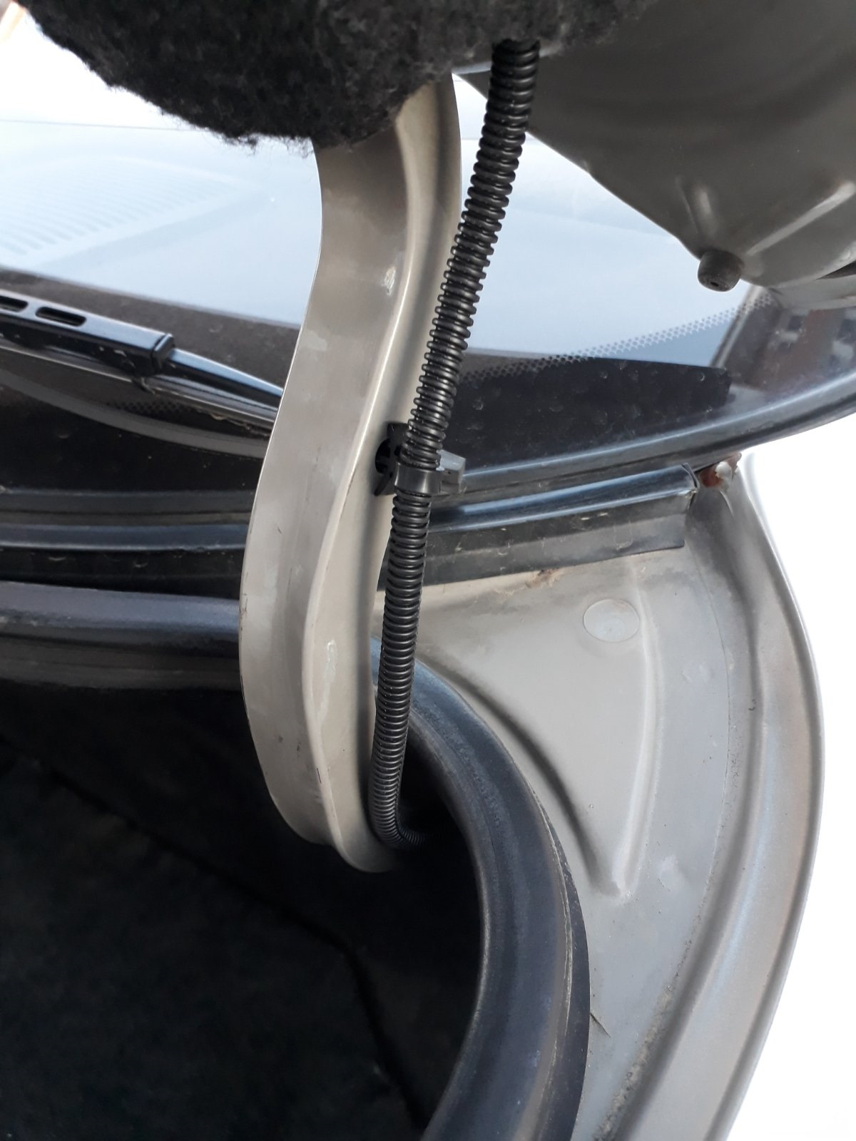 Установка штатного спойлера — Toyota Mark II (90), 2,5 л, 1993 года ...