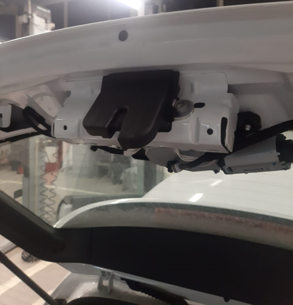 Сломался замок крышки багажника — Volkswagen Scirocco (3G), 1,6 л, 2013 ...