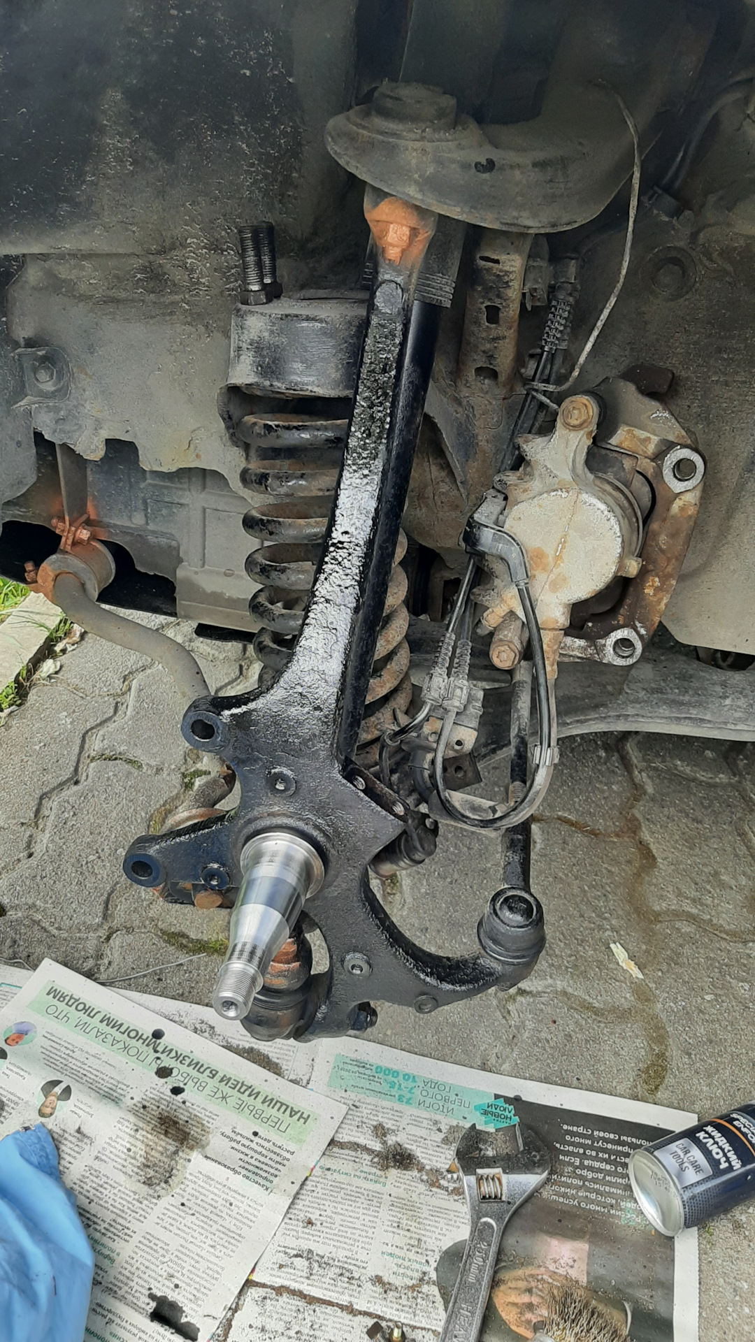 Замена подшипника передней ступицы SNR R151.24S W202 — Mercedes-Benz C ...